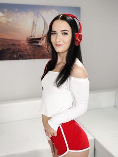 Viol, Sasha Sparrow - Old and teenage lesbian