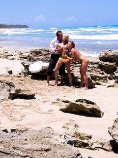 Kathia Nobili and Boroka Borres having sex in threesomes