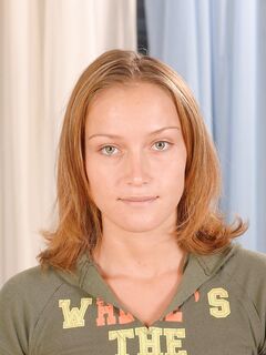 Kathia Nobili e il dildo di vetro