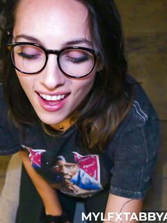 Tabby Noname je debel, utripajoč rep sesa in fuka v POV